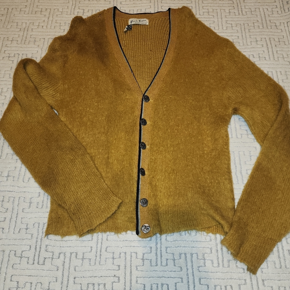 VINTAGE Mustard Yellow Mohair And Wool Blend Cardigan Feom Park Lane Sportswear
